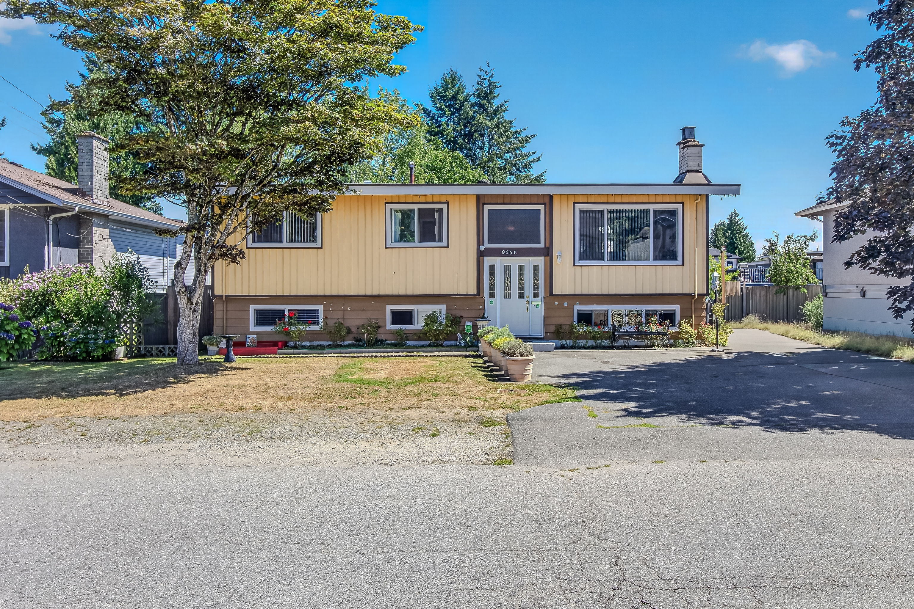 9656 125 St, Surrey