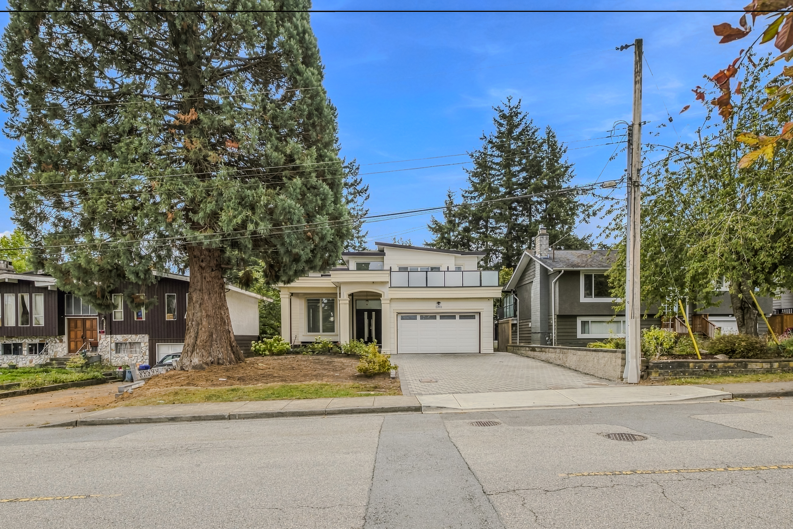 15918 Roper Ave, White Rock, BC
