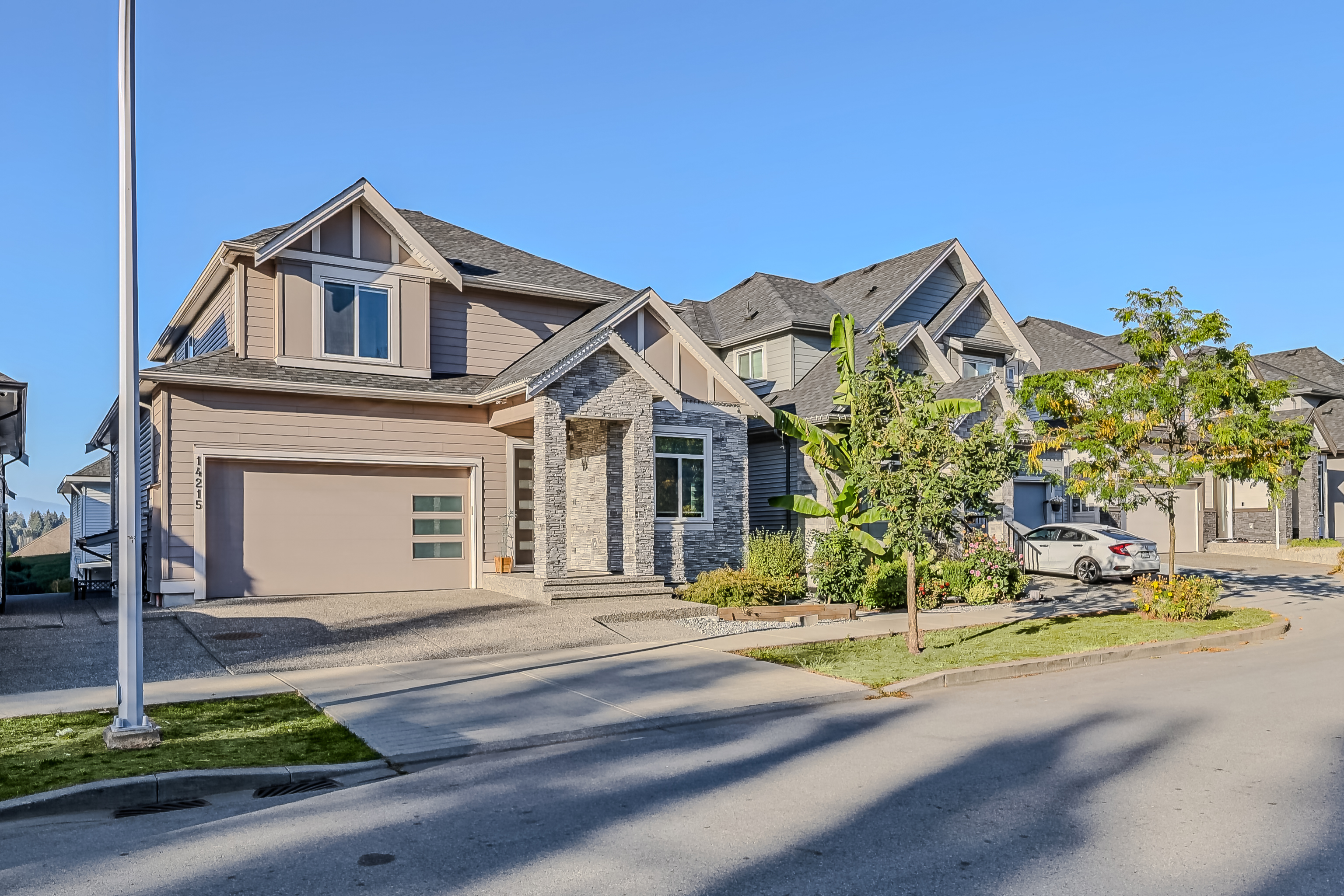 14215 61B Ave, Surrey